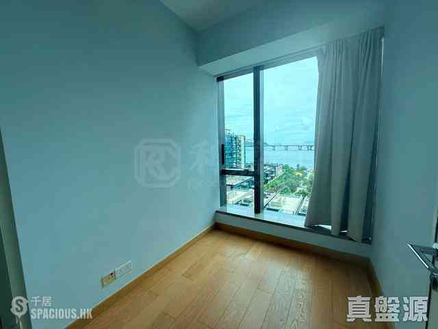 Tseung Kwan O - Capri 06