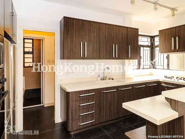 Mid Levels Central - Elegant Terrace 09