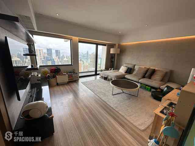Tai Hang - Yick King Building 01