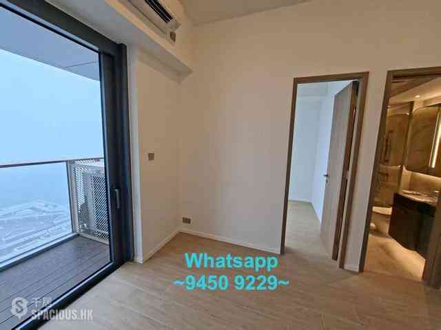 Sai Ying Pun - Des Voeux W Residence 01