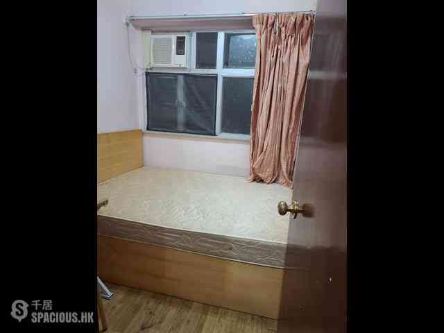 Sai Ying Pun - Kwan Yick Building 01