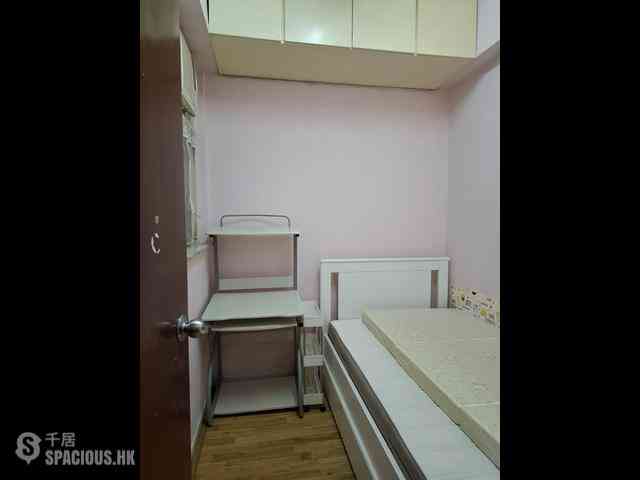 Sai Ying Pun - Kwan Yick Building 02