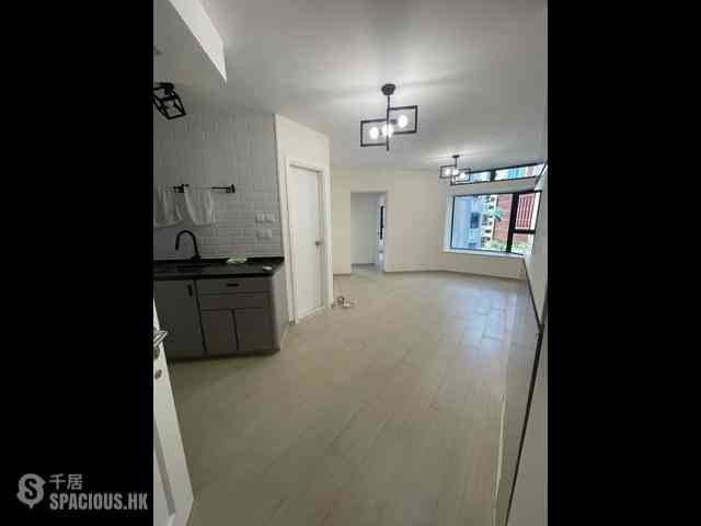Mid Levels West - Euston Court 02