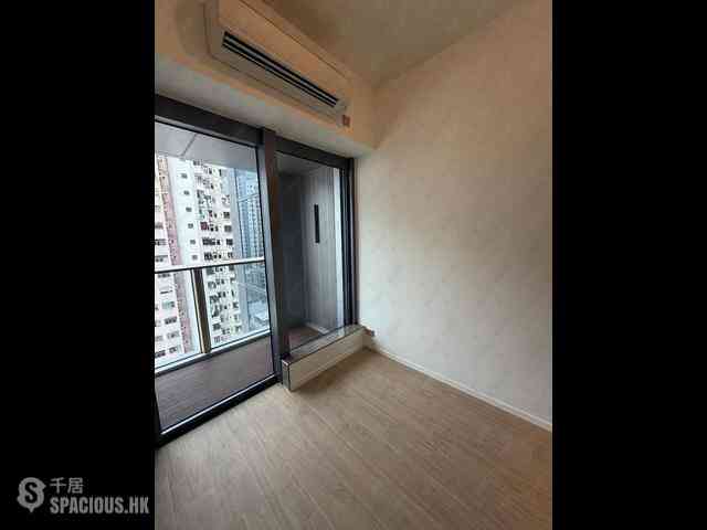 Sai Ying Pun - Des Voeux W Residence 03