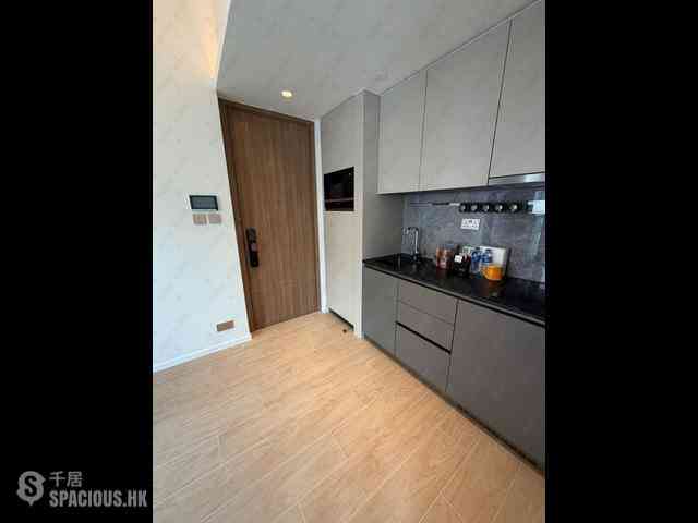 Sai Ying Pun - Des Voeux W Residence 04