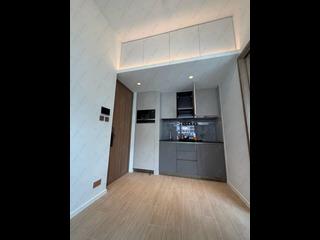 Sai Ying Pun - Des Voeux W Residence 05