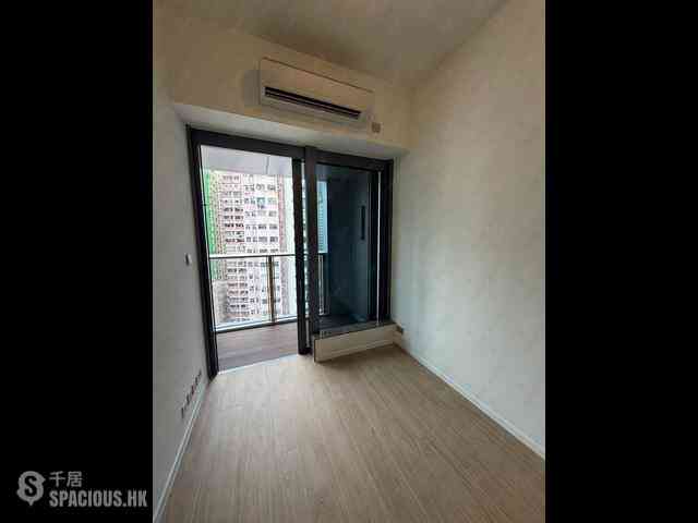 Sai Ying Pun - Des Voeux W Residence 07