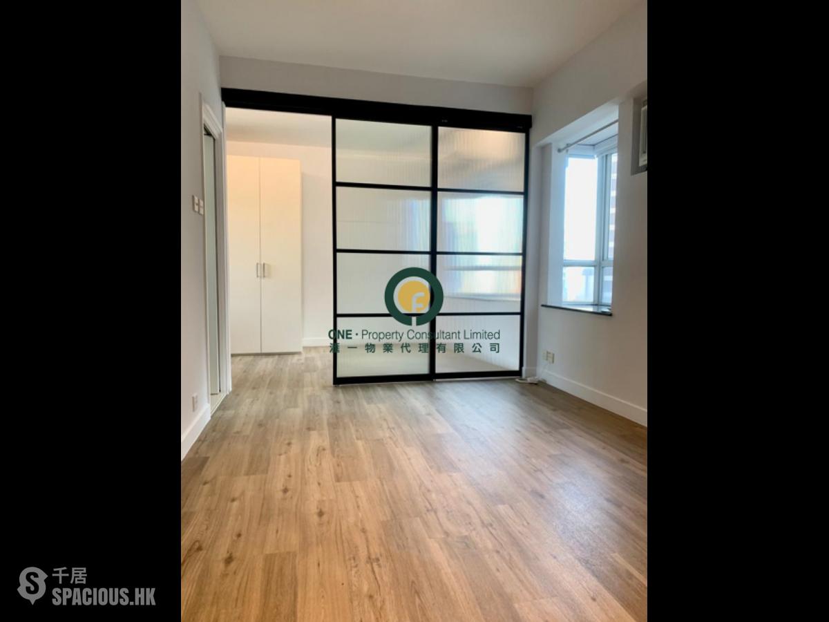 Mid Levels Central - Windsor Court 01