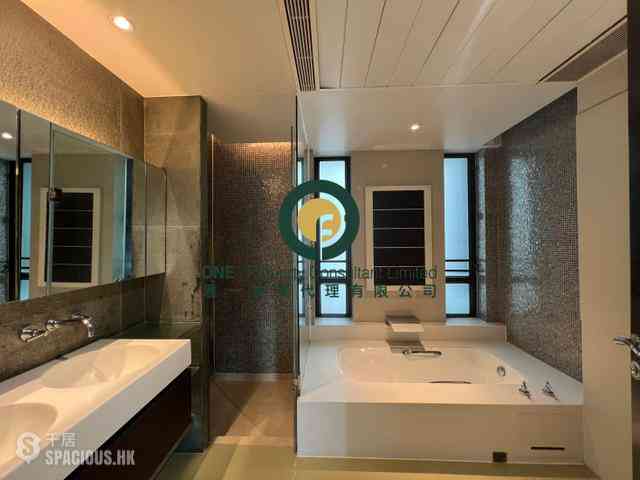 Mid Levels Central - 11, Macdonnell Road 07