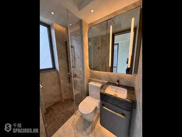 Sai Ying Pun - Des Voeux W Residence 10