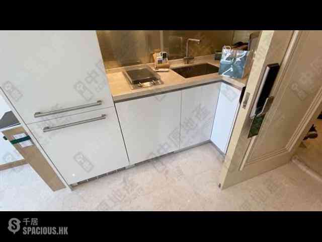 Sai Ying Pun - 63, Pokfulam Amber House (Tower 1) 03