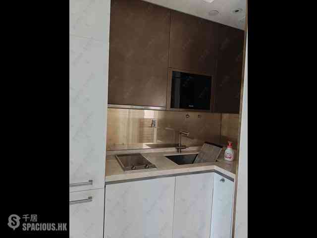 Sai Ying Pun - 63, Pokfulam Amber House (Tower 1) 09