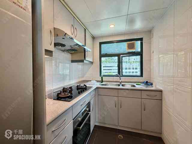 Mid Levels West - 80 Robinson Road 11