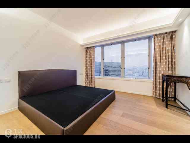 Wan Chai - Convention Plaza Apartments 07