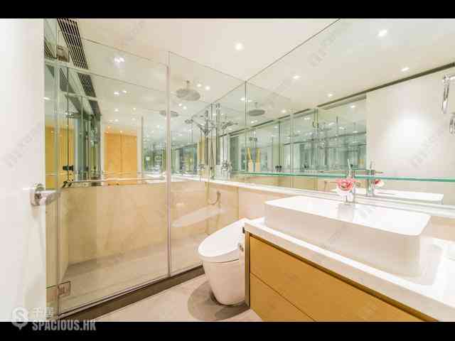 Wan Chai - Convention Plaza Apartments 12