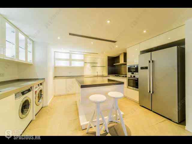 Wan Chai - Convention Plaza Apartments 14