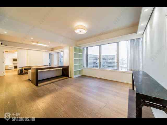 Wan Chai - Convention Plaza Apartments 15