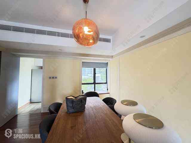 Mid Levels East - Bowen Place 05