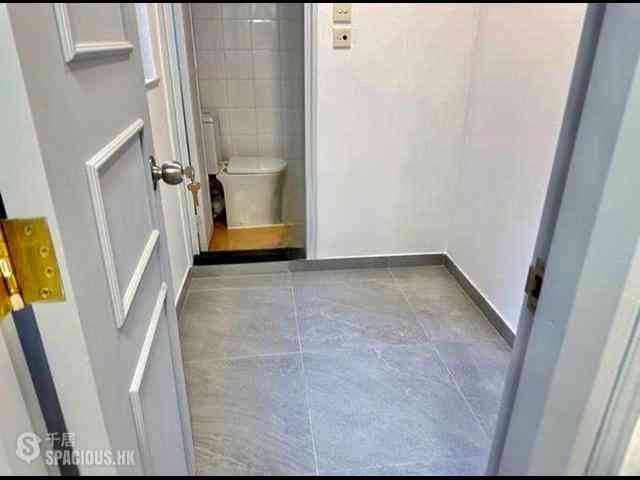 Mid Levels Central - 62B, Robinson Road 17