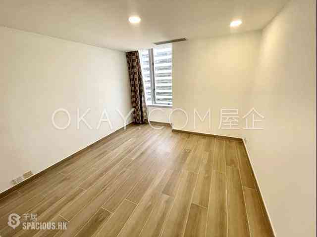 Wan Chai - Convention Plaza Apartments 08