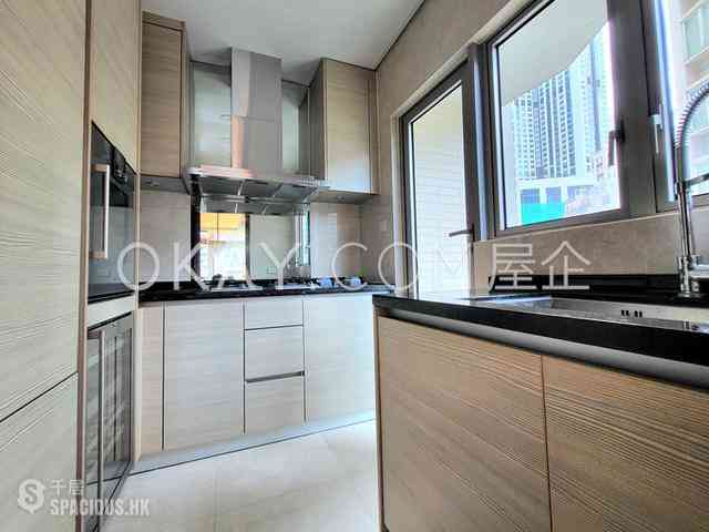 Wan Chai - The Avenue Phase 2 05