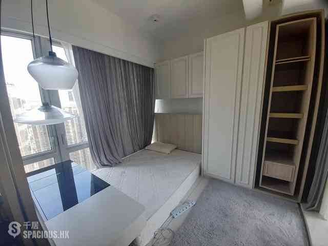Sai Ying Pun - 63, Pokfulam Emerald House (Tower 2) 01