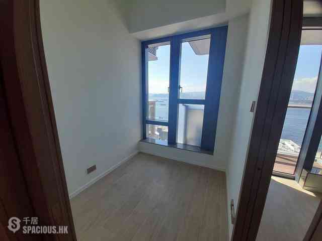 Sai Ying Pun - Des Voeux W Residence 02