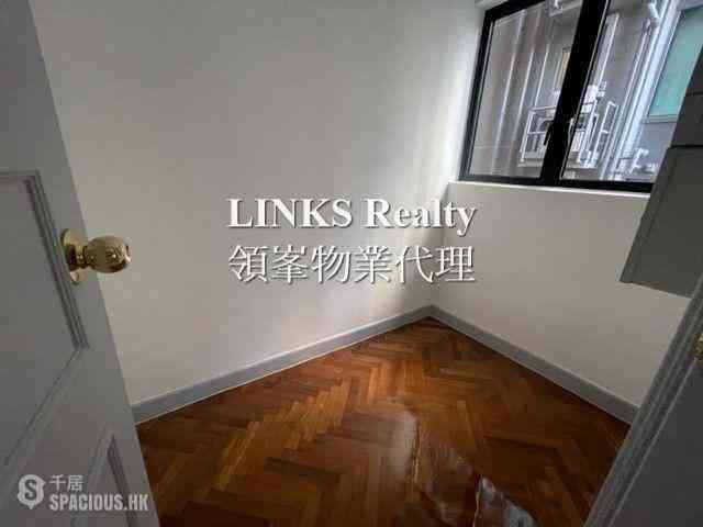 Mid Levels Central - 62B, Robinson Road 02