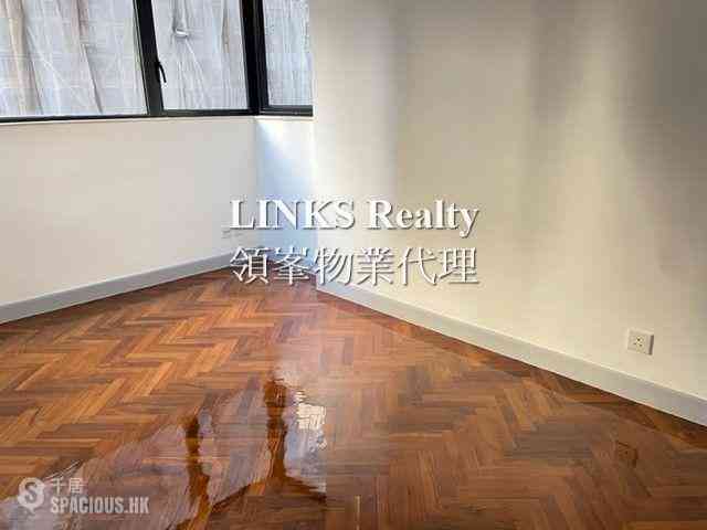 Mid Levels Central - 62B, Robinson Road 04