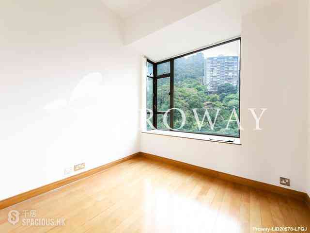 Mid Levels Central - Fairlane Tower 07
