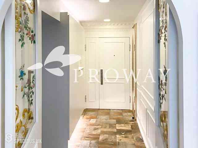 Mid Levels Central - Clovelly Court 01