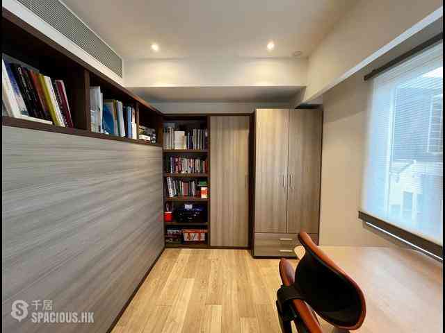 Tai Hang - Yick King Building 07