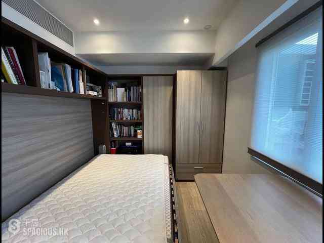 Tai Hang - Yick King Building 08