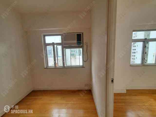 Kennedy Town - Luen Tak Apartments 02
