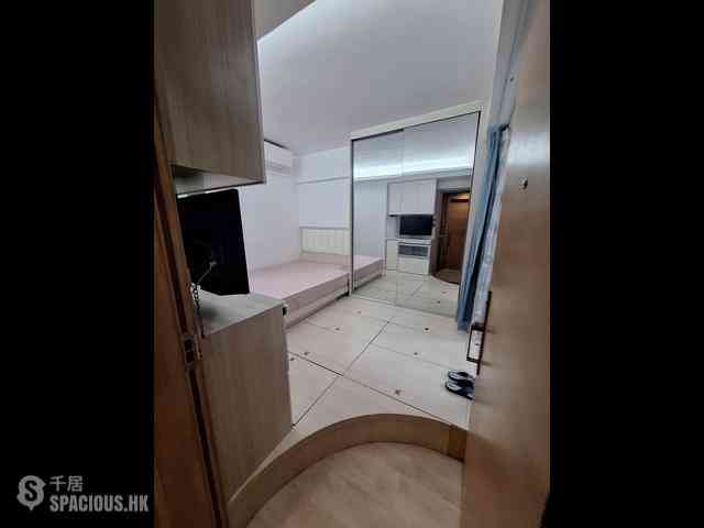 Sheung Wan - Urbana 38 04