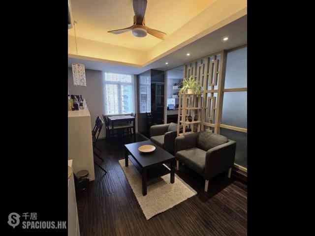 Wan Chai - Chung Wui Mansion 03