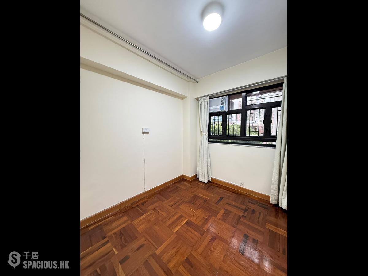 Sai Ying Pun - Mai Hing House 01
