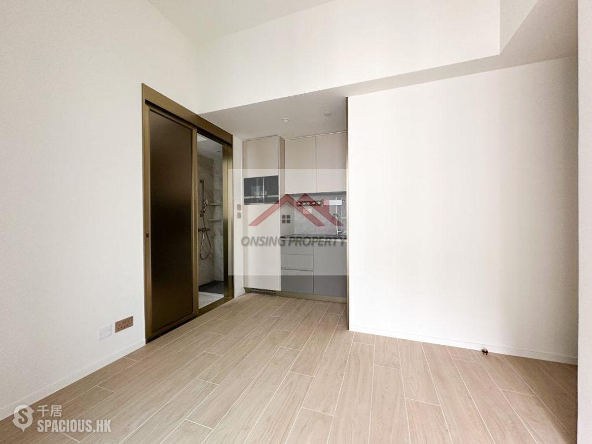 Sai Ying Pun - Des Voeux W Residence 01
