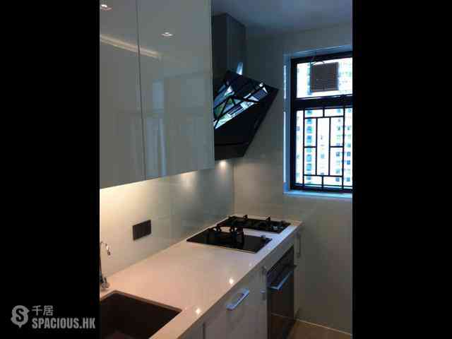 Fortress Hill - Le Sommet Block 1 03