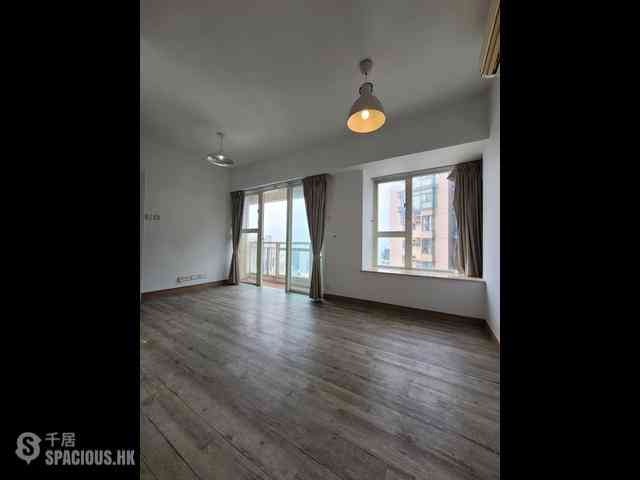 Soho - Centrestage 03