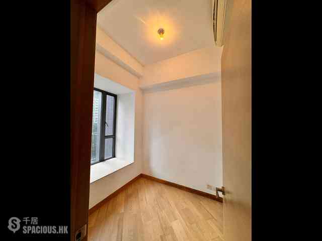 Sai Wan Ho - 18, Upper East 07