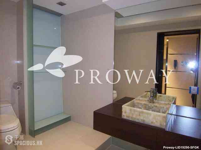 Wan Chai - Convention Plaza Apartments 07
