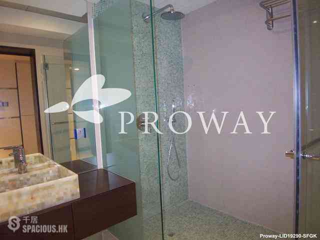 Wan Chai - Convention Plaza Apartments 08