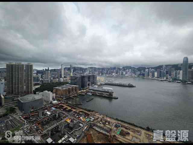 West Kowloon - The Arch Sun Tower (Block 1A) 01
