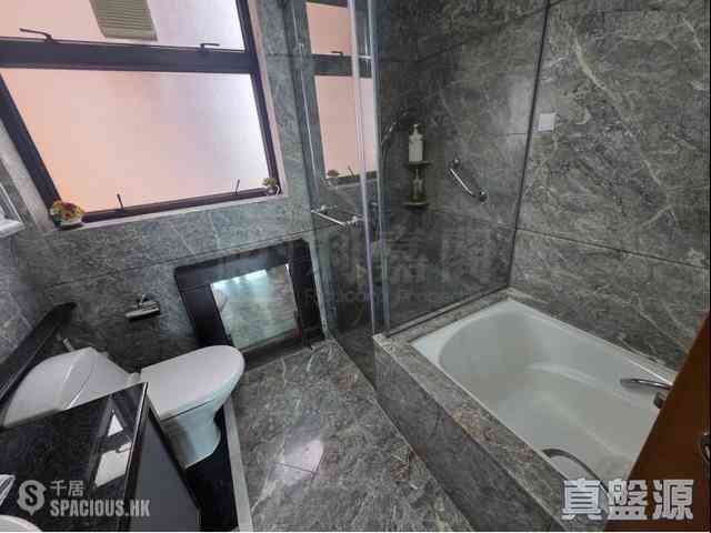 West Kowloon - The Arch Sun Tower (Block 1A) 02