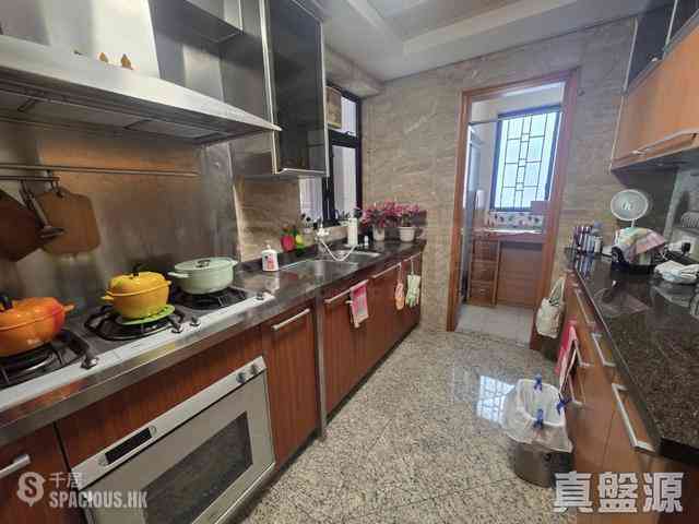 West Kowloon - The Arch Sun Tower (Block 1A) 12
