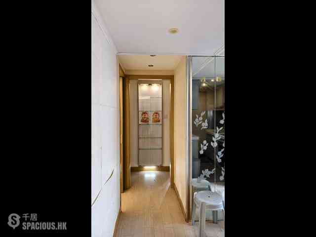 Wan Chai - Heung Hoi Mansion 02