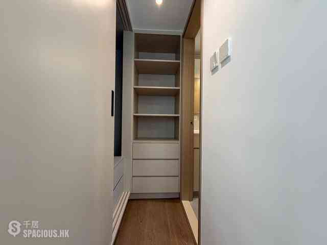Mid Levels Central - 62B, Robinson Road 09