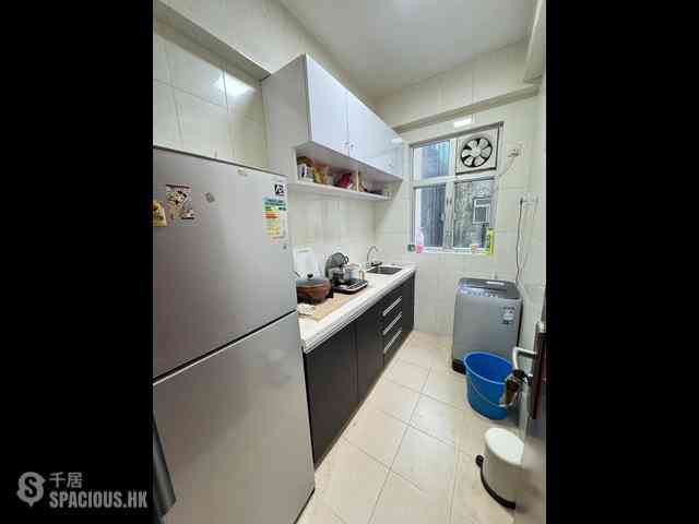 Sai Ying Pun - Tung Lee Building 04