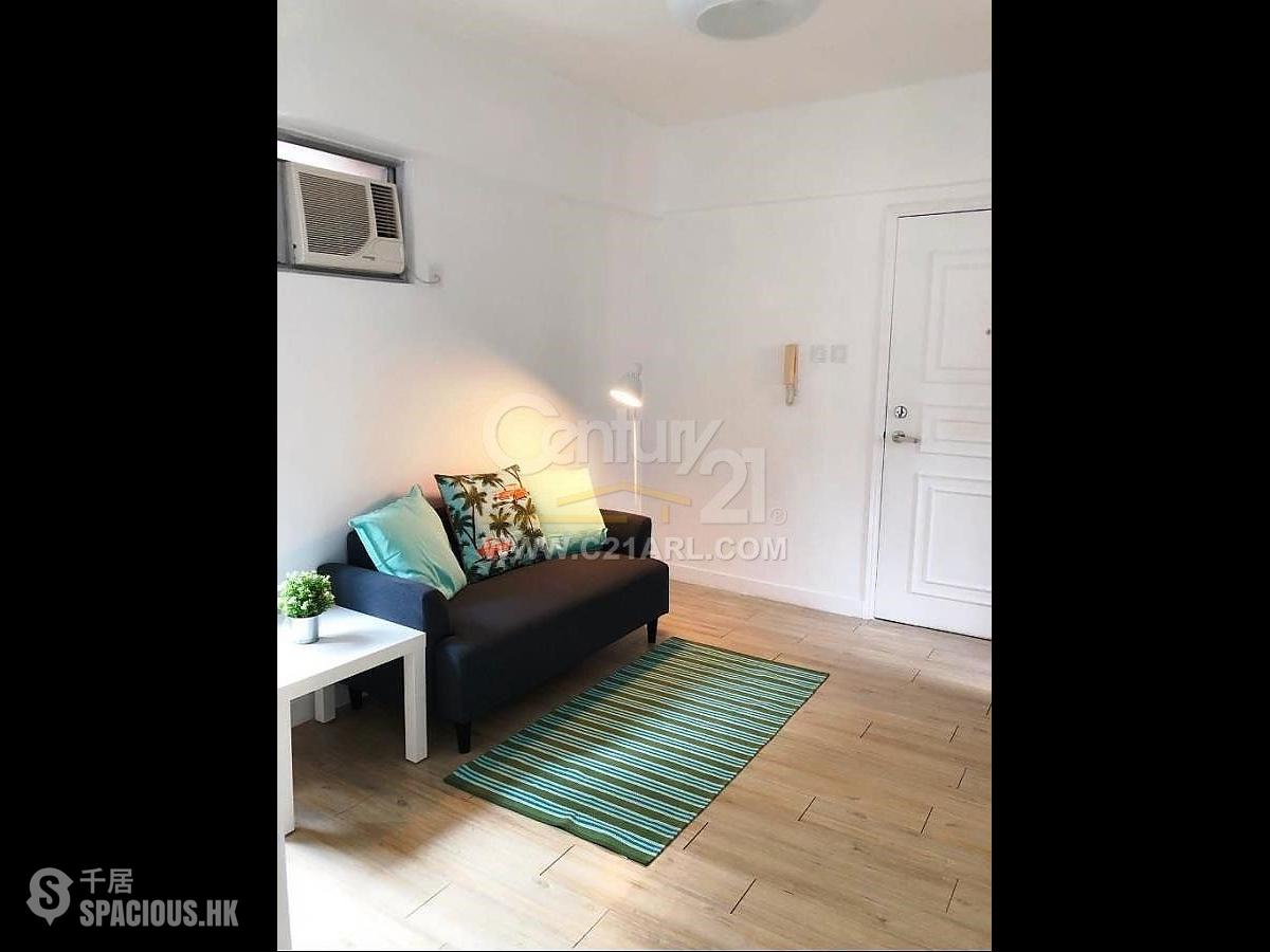 Mid Levels Central - Windsor Court 01